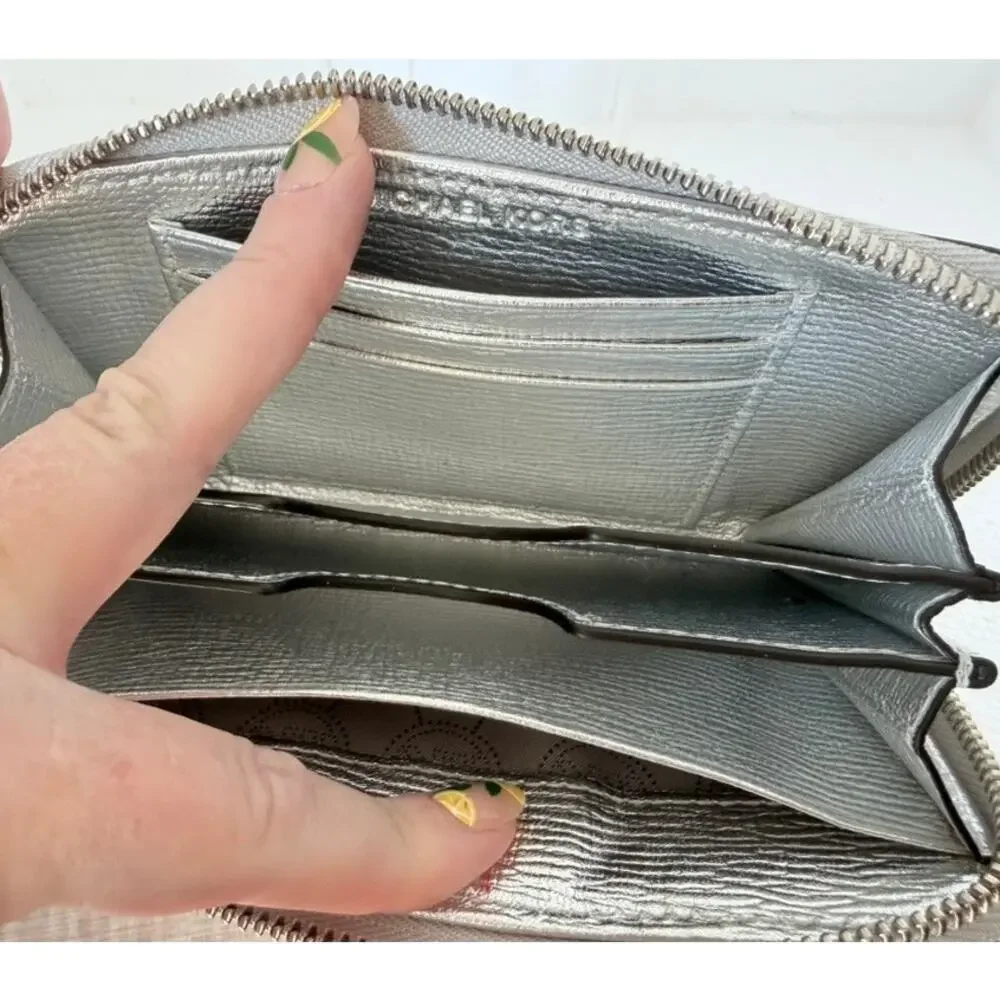 Michael Kors Jet Set Travel Silver Studded Jewel Leather Wristlet Wallet Clutch
